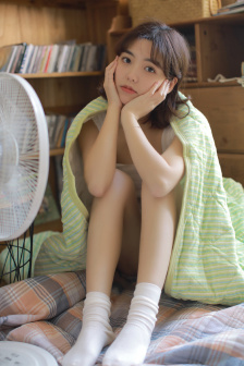 《漂亮的邻居hd》在线观看